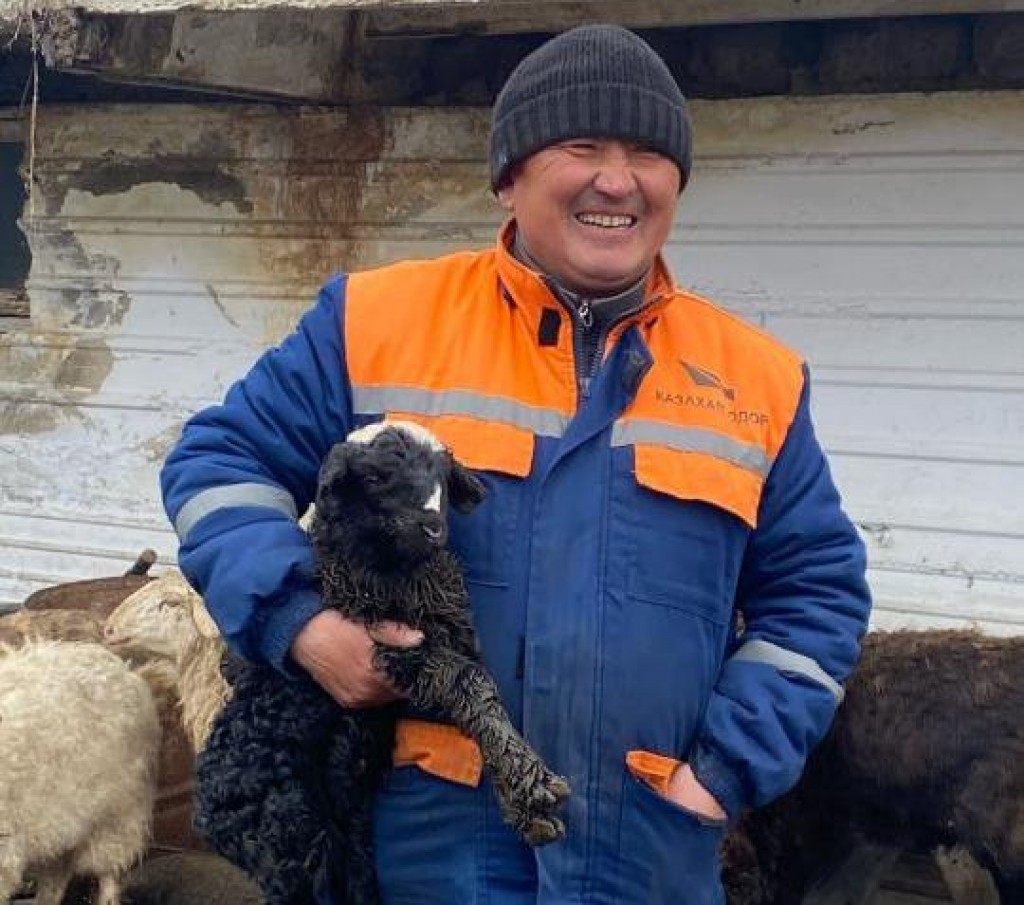 Пострадавшим от паводка жителям Шетского района начали выплачивать компенсацию за утраченное имущество