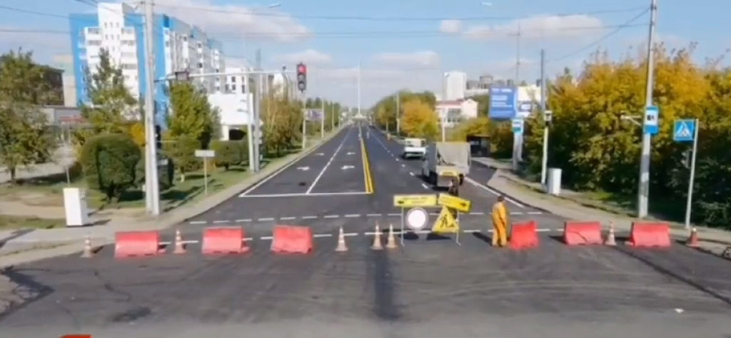 В Караганде после ремонта открыли участок дороги на улице Сарыарка