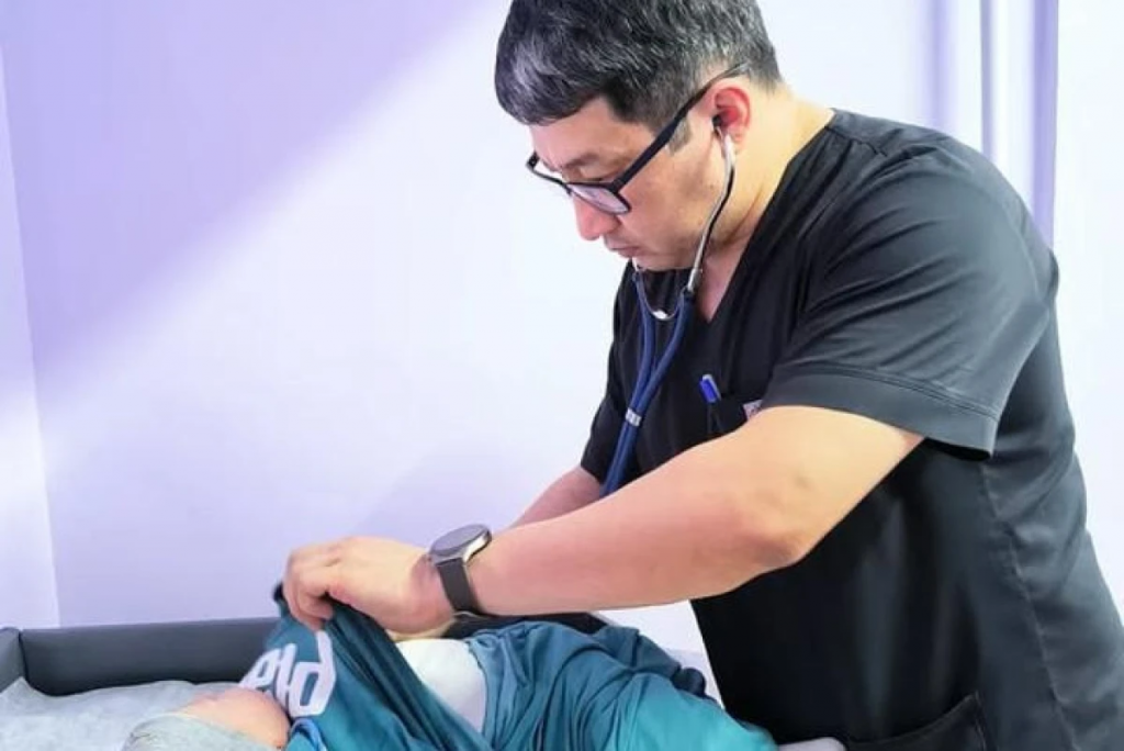 Балаларды емдейтін ешкім жоқ: Денсаулық сақтау министрлігі тар мамандарды даярлауды бастайды