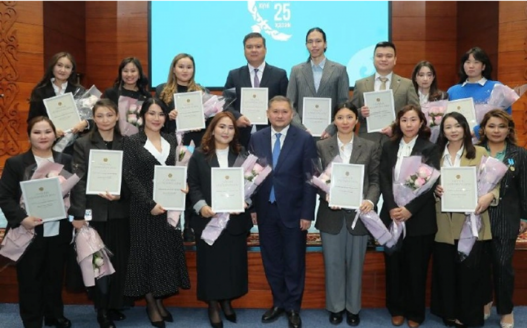 16 молодых казахстанских ученых получили квартиры