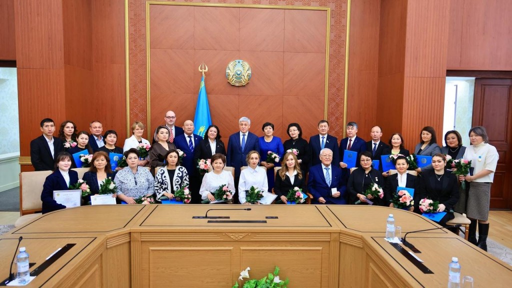 В Карагандинской области финансистов поздравили с профессиональным праздником