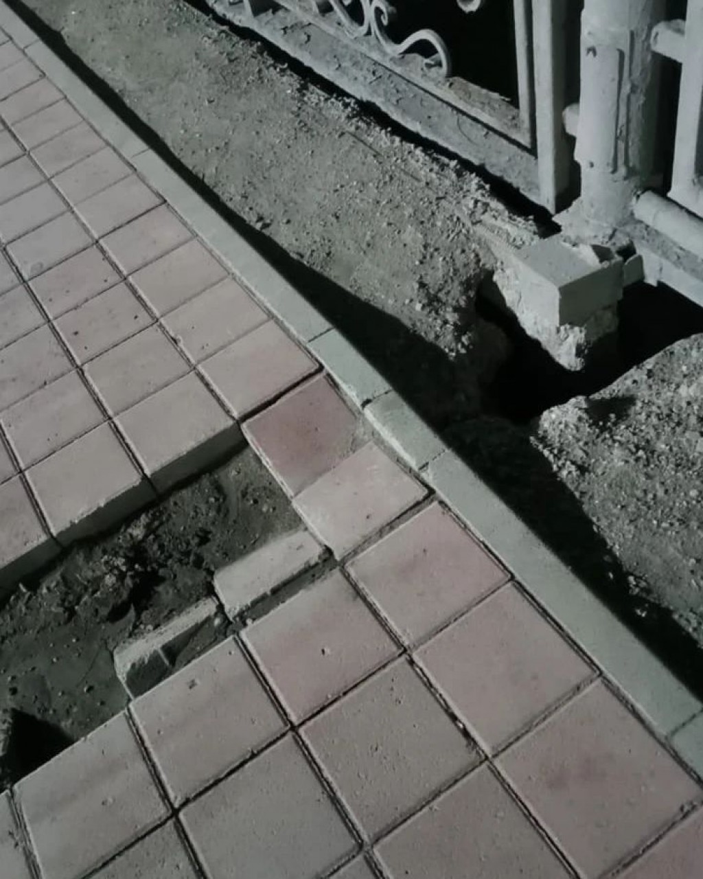 Деформация дорожного полотна на Гоголевском мосту озадачила карагандинцев