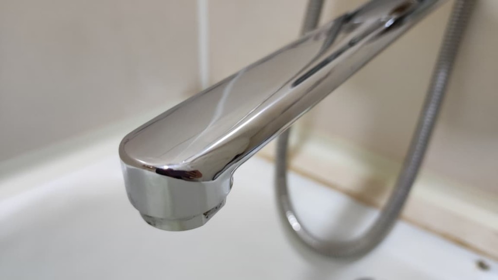 Жители Темиртау продолжают получать холодную воду по графику