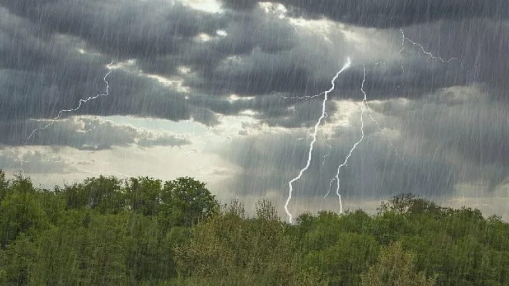 Грозу прогнозируют на завтра в Карагандинской области