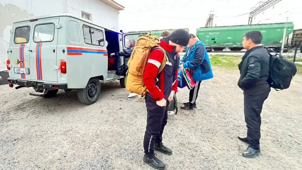 Из рейсового автобуса 