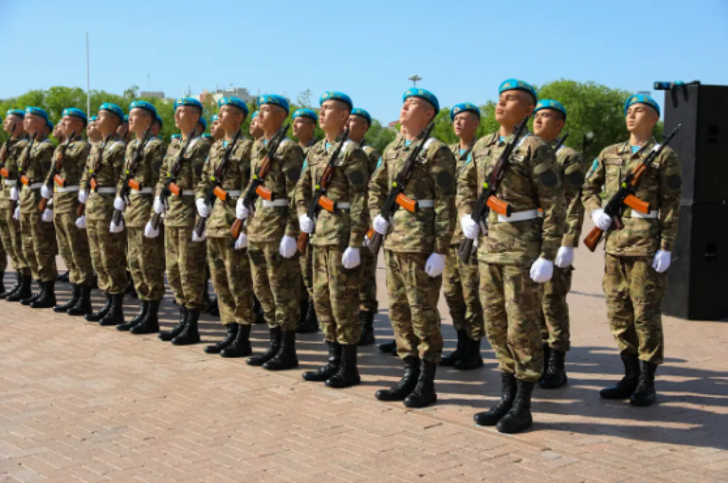 Опубликован список солдат-срочников, получивших гранты на обучение в вузах РК