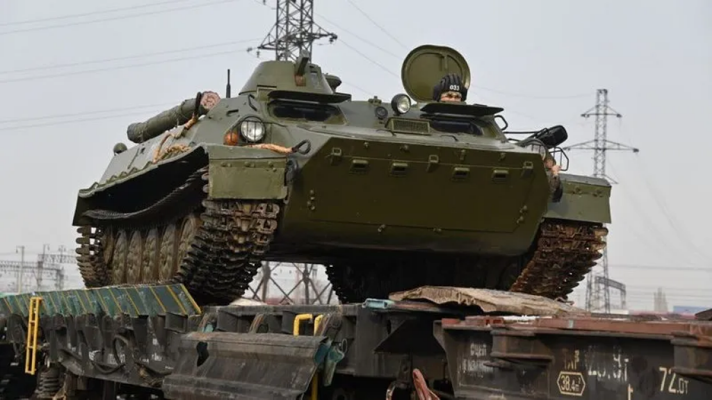 Военная техника на дорогах: в Карагандинской области стартовали учения