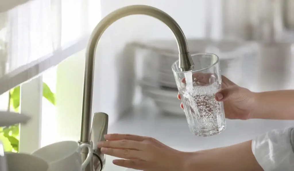 Чистой питьевой водой полностью обеспечены жители 10 регионов Казахстана