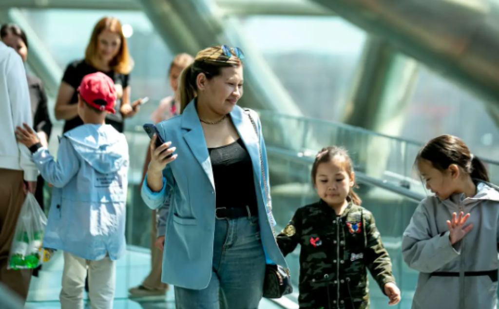 Состояние здоровья и благополучия женщин и детей обследуют в Казахстане