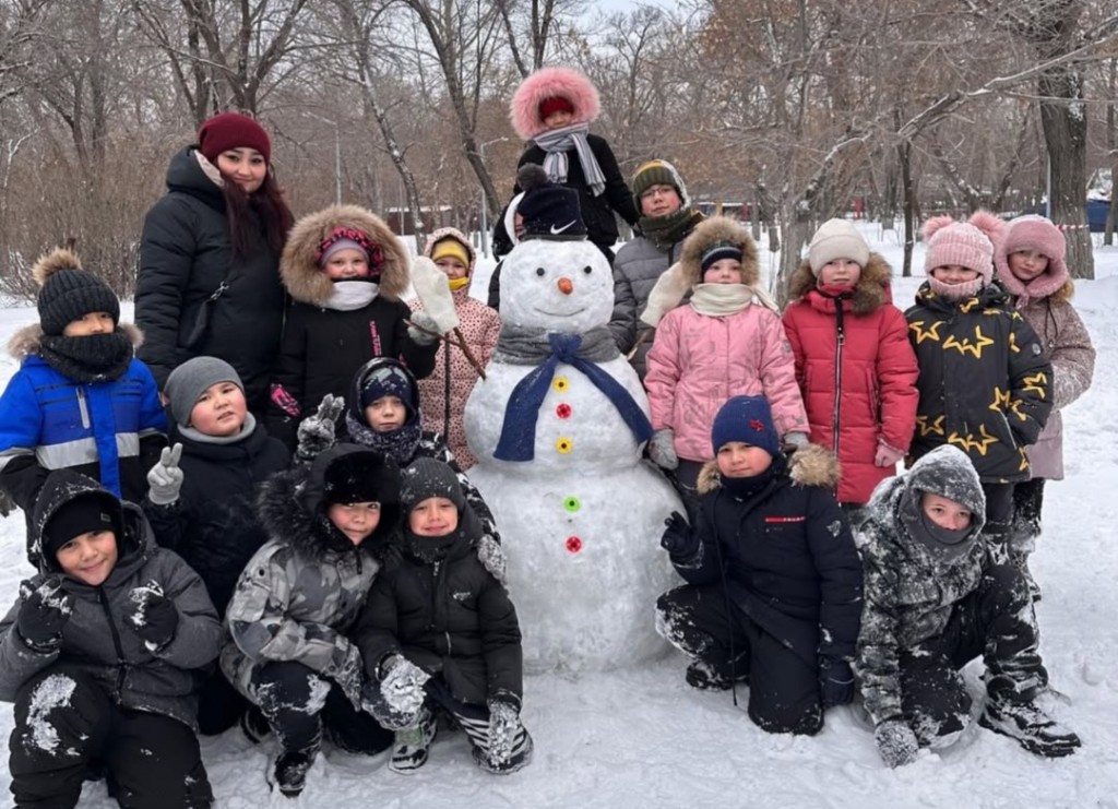 Безлимит на два аттракциона в карагандинском парке получили создатели лучших снеговиков