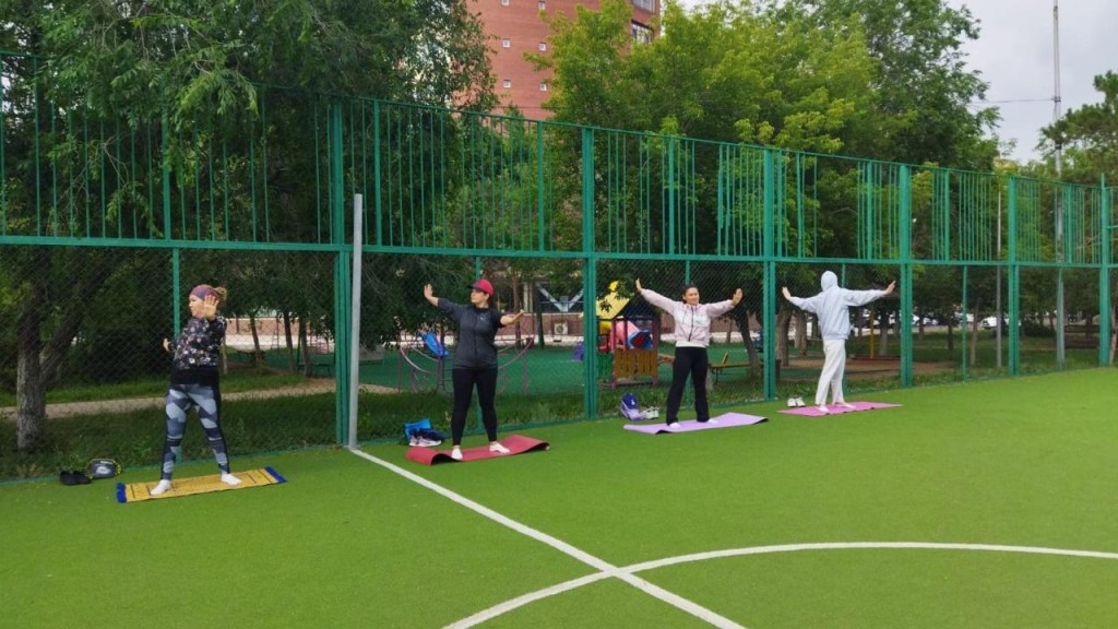 Рядом и бесплатно: Более 1500 карагандинцев занимаются спортом на дворовых площадках