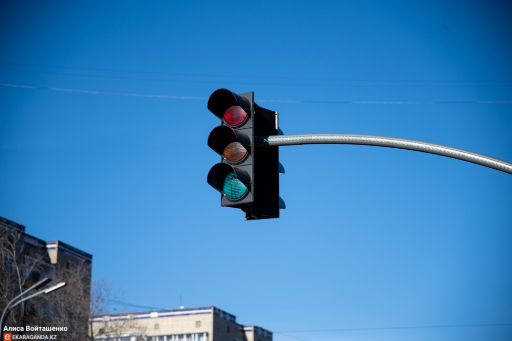 В следующем году в Караганде планируют установить 37 новых светофоров