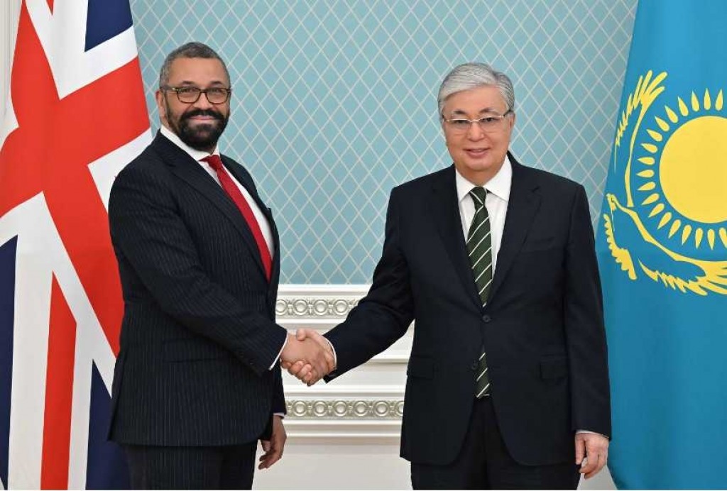 Касым-Жомарт Токаев принял министра иностранных дел Великобритании Джеймса Клеверли
