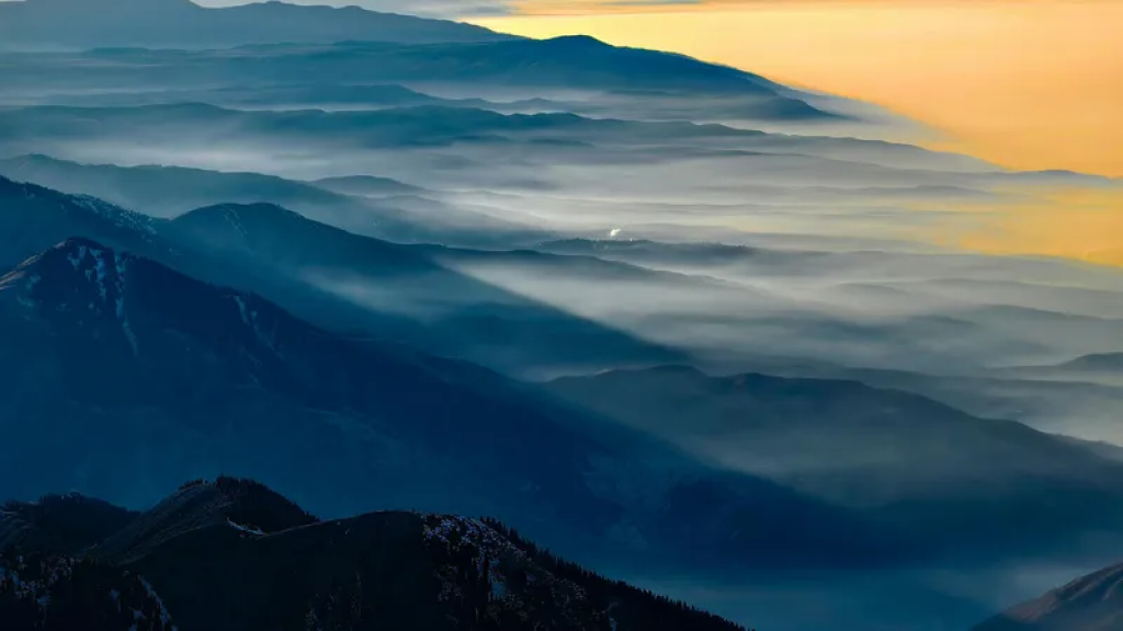 Активный циклон с осадками и теплом прорывается в Казахстан