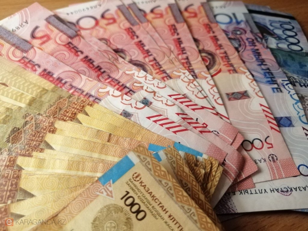 Почему казахстанцы чаще идут в ломбарды