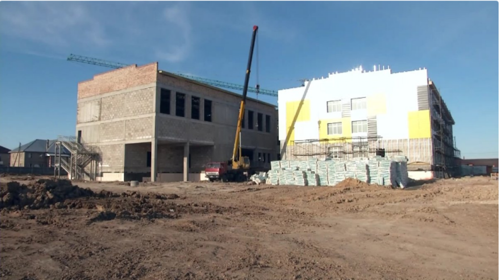 Как решается вопрос дефицита школ в Карагандинской области?