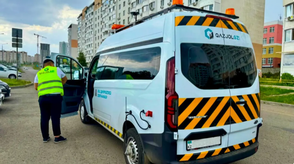 Состояние дорог перестанут оценивать на глаз: в Казахстане запустили передвижную лабораторию