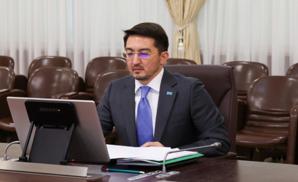 Госслужащие Казахстана смогут работать удаленно: Минцифры планирует создать цифровое рабочее место