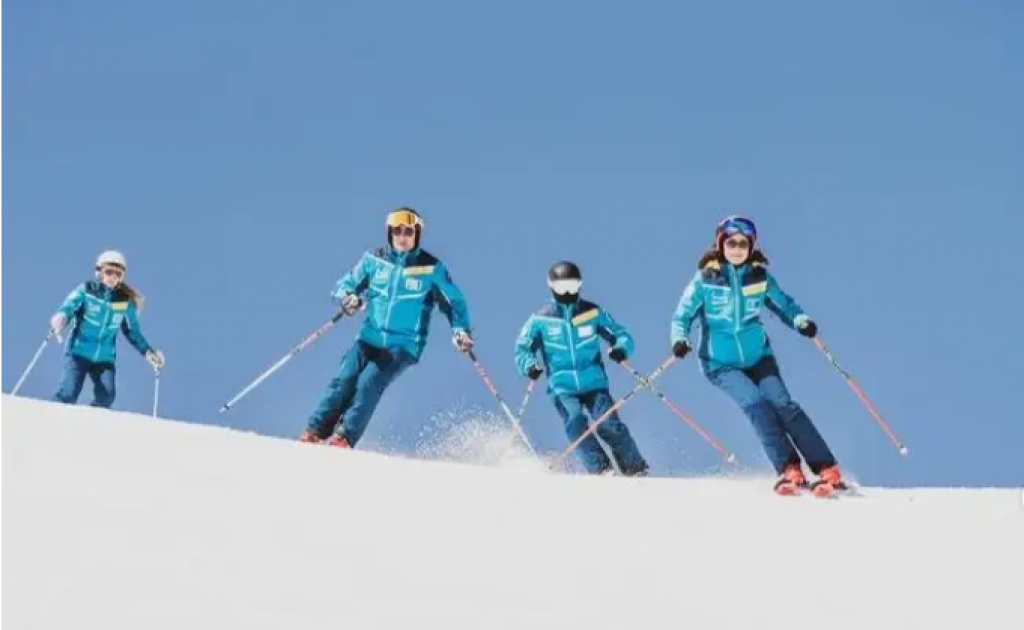 Әйел шаңғышылардың сексуалды фотосуреттері