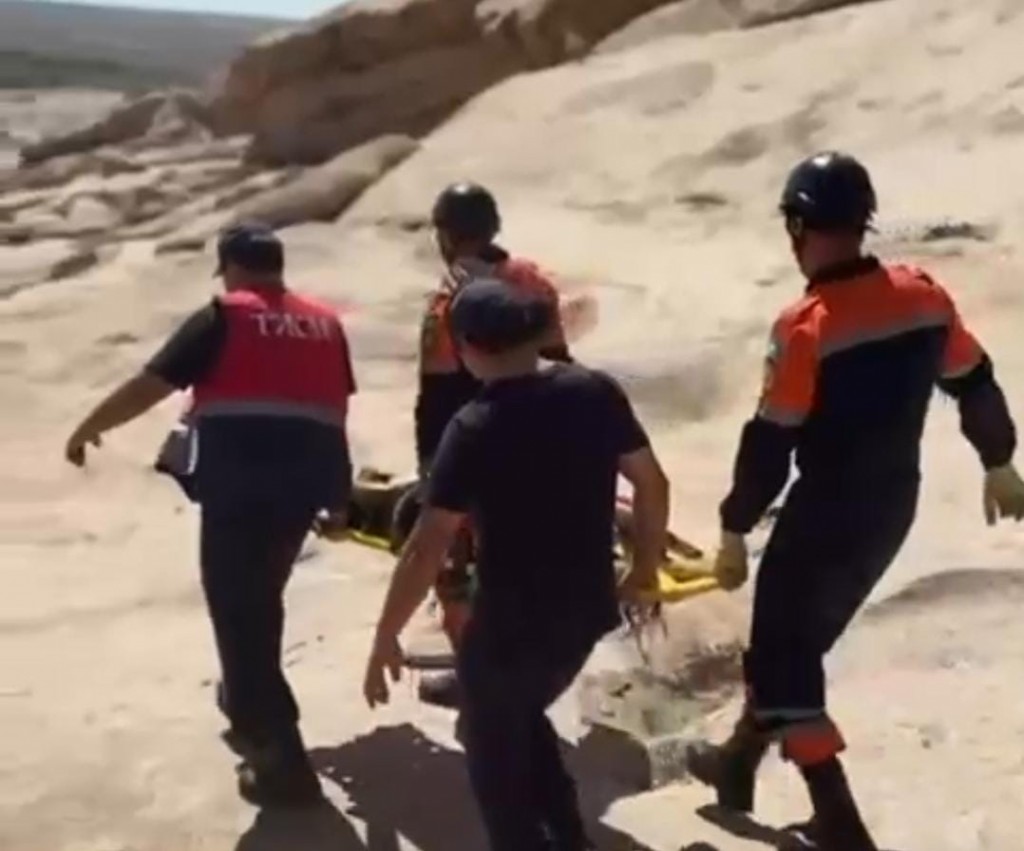 Упала с высоты: в горах Карагандинской области спасли женщину