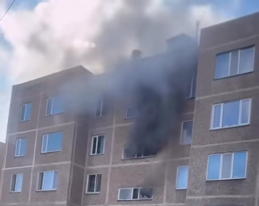 В Темиртау во время пожара в девятиэтажке спасли восемь человек