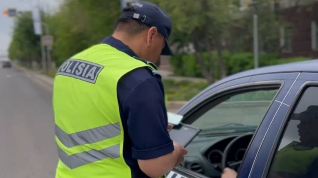 Полиция усилила контроль на дорогах Карагандинской области