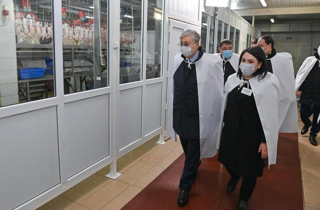 Глава государства ознакомился с деятельностью птицефабрики в селе Мырзатай