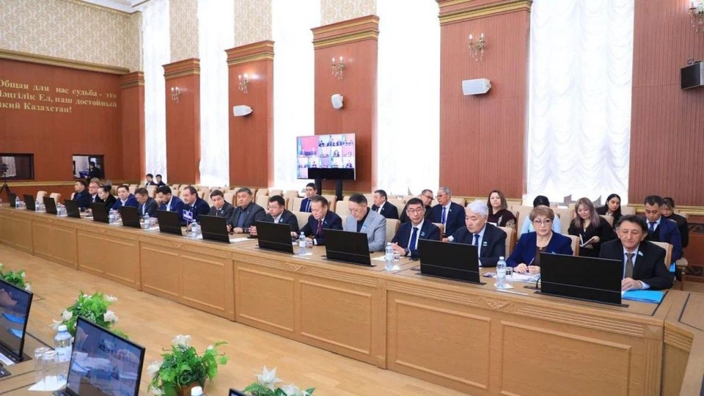 Депутаты утвердили инвестплан и уточнили бюджет Карагандинской области на 2026 год