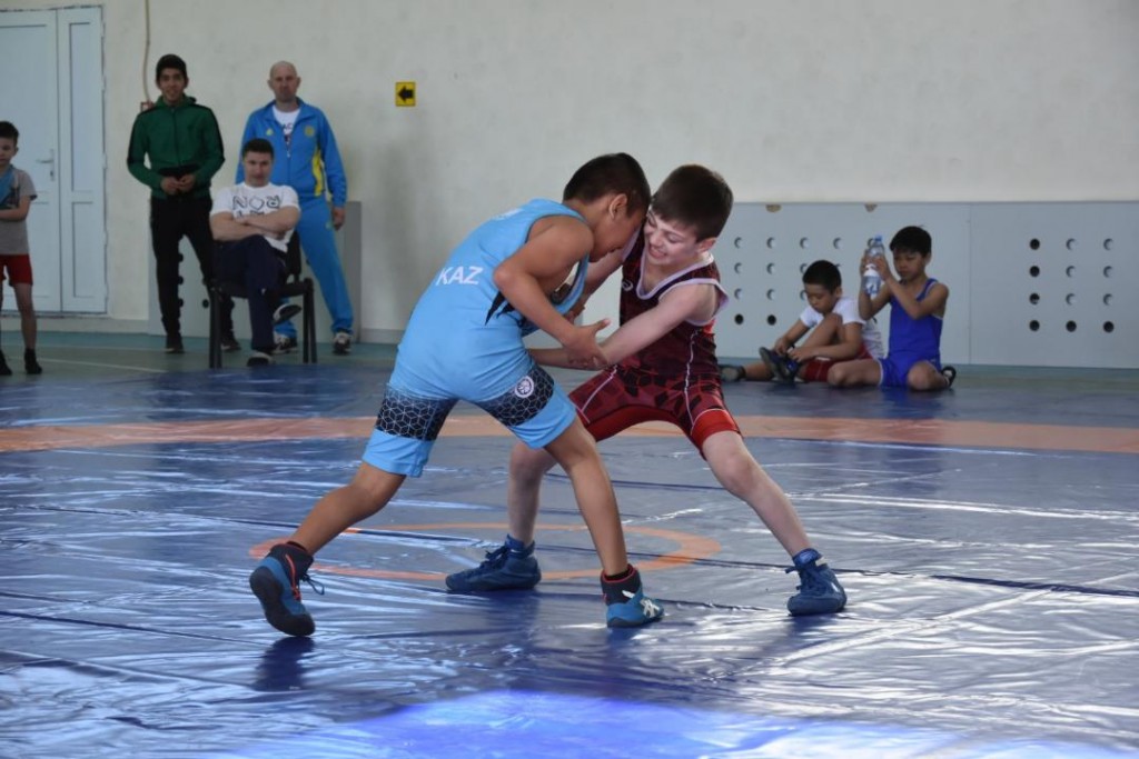 Спортзалу школы Абая в Сарани присвоили имя спасателя Хали Хайрата