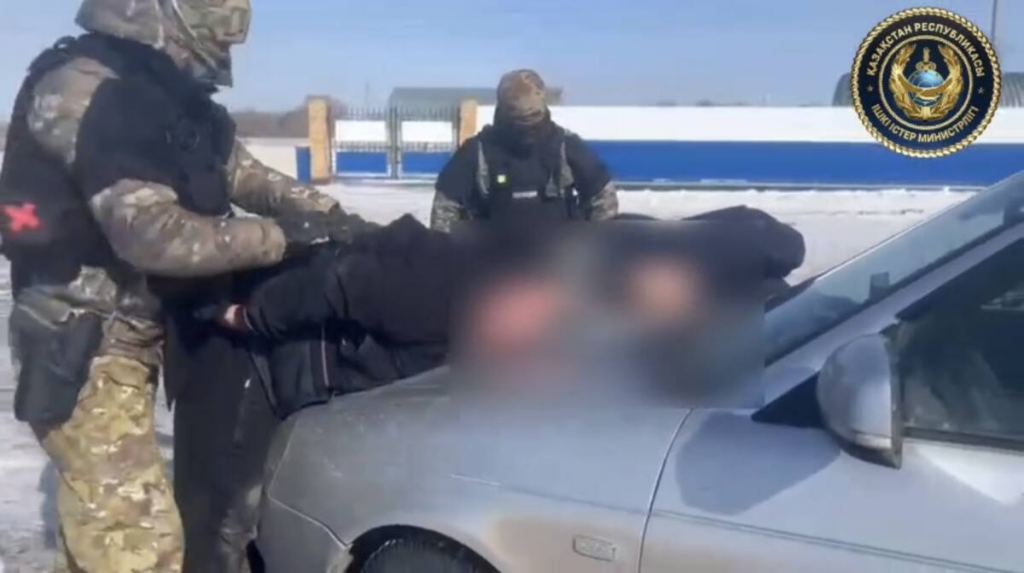 Полиция Қарағанды облысындағы зейнеткерлерден жинақ ұрлаған алаяқтарды ұстады