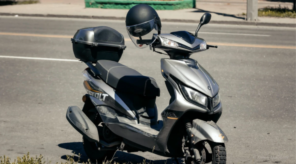 Полиция Казахстана ужесточила контроль за водителями мопедов, скутеров и квадроциклов