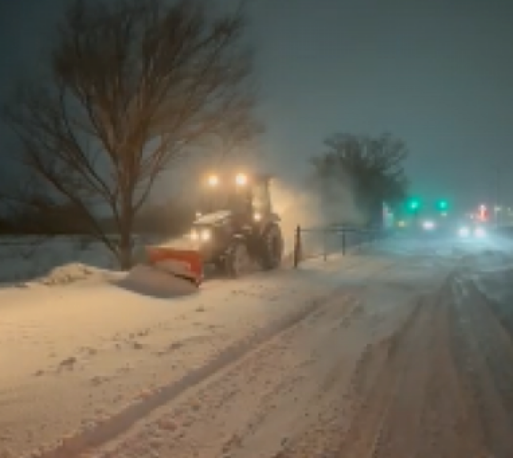 36 тысяч кубометров снега убрано с дорог Караганды за три дня