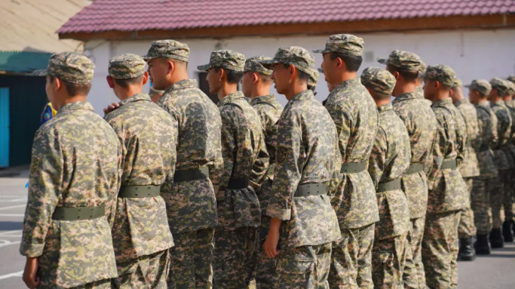 Военные кафедры могут открыть в некоторых колледжах Казахстана