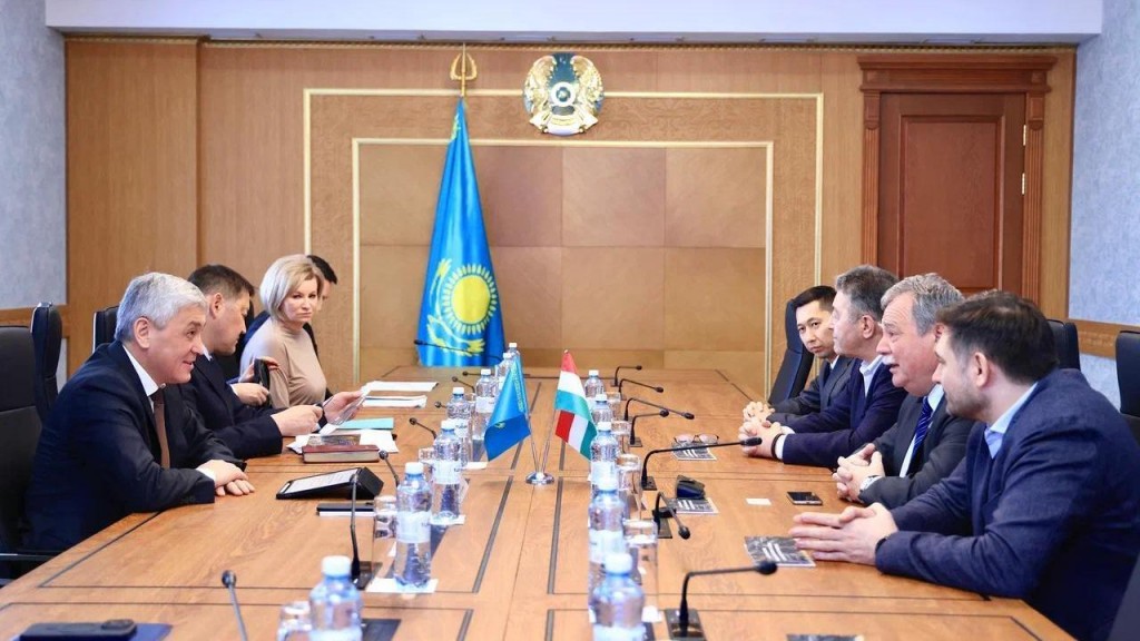 В Карагандинской области построят завод по производству кормов и премиксов для животных