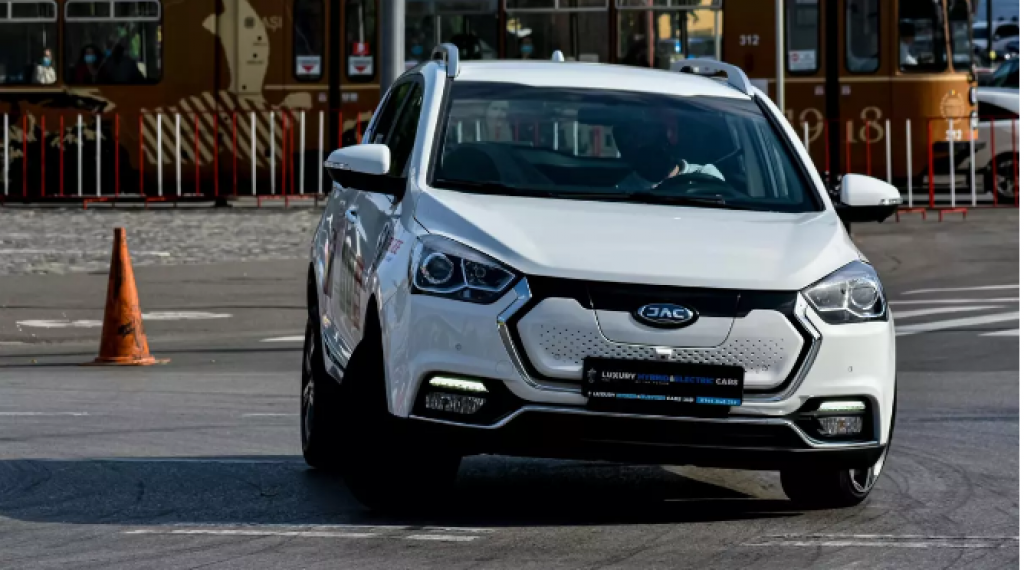 Жительница Карагандинской области купила автомобиль почти за 10 млн тенге и вернула свои деньги