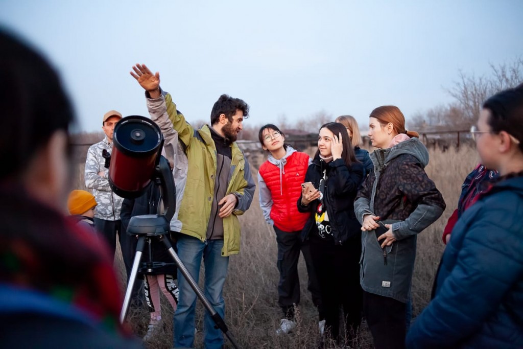 Карагандинцев снова зовут посмотреть на Луну через телескоп