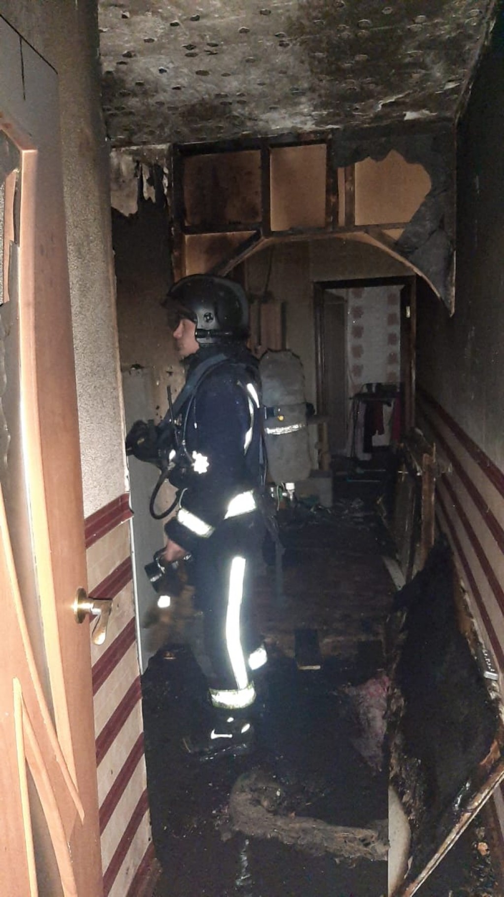 В Караганде произошёл пожар в многоэтажке по улице Университетская