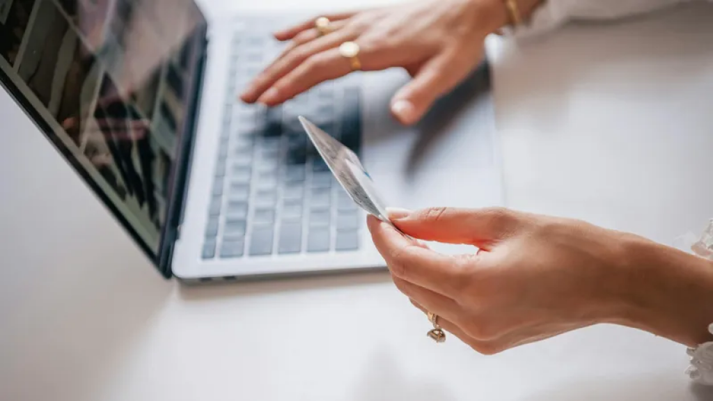 В каких случаях казахстанцам могут заблокировать банковский счет