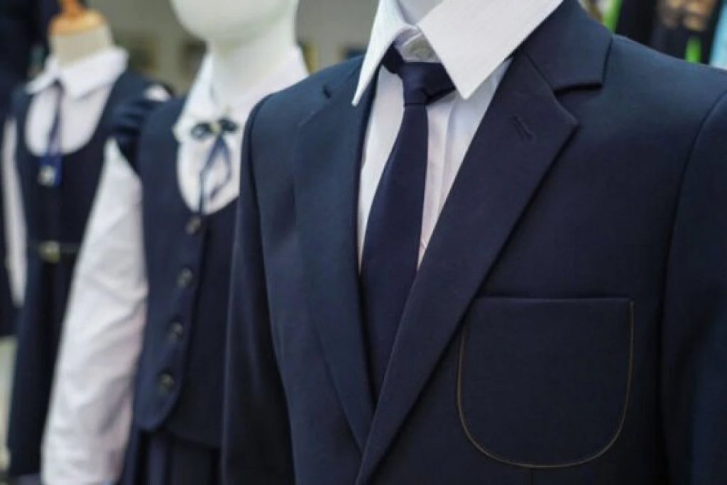 В Казахстане потребовали отменить обязательную школьную форму