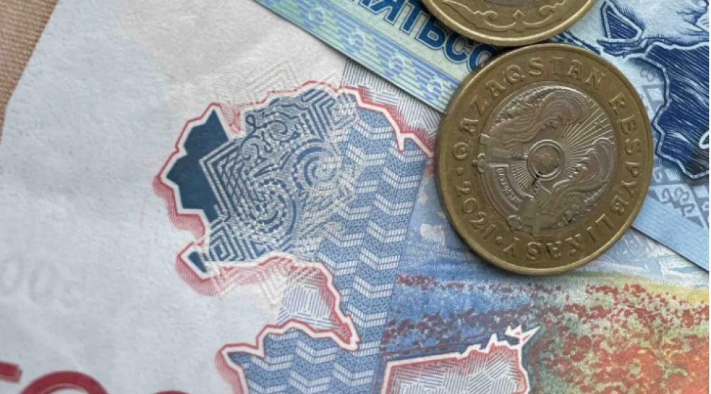 Казахстанцы стали больше брать потребительские кредиты