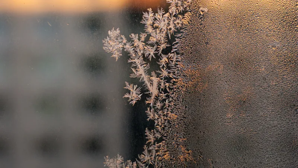 Заморозки, похолодание, сильные дожди и град обрушатся на Казахстан