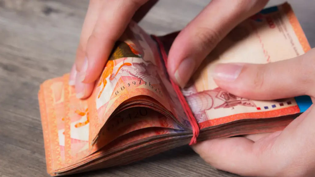 Казахстан занял первое место по размеру средней зарплаты среди стран Центральной Азии