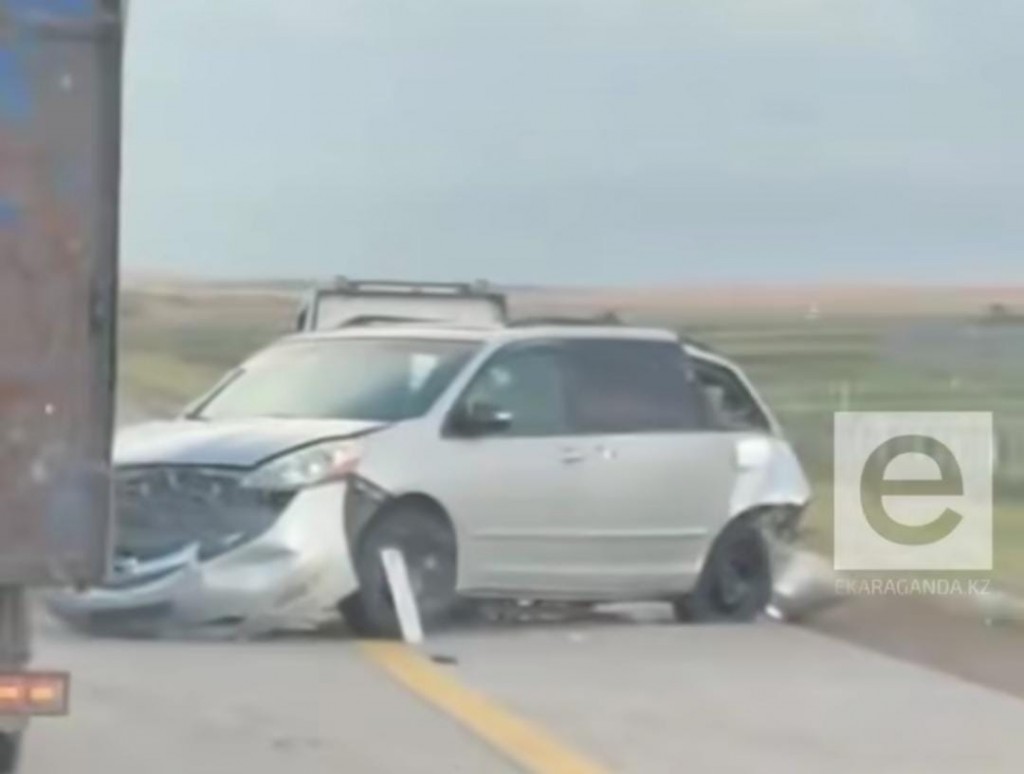 Один погиб, восемь пострадали: два серьезных ДТП произошли в Карагандинской области