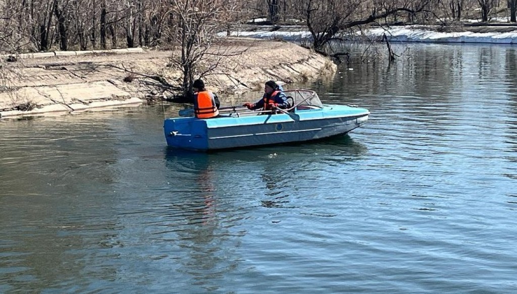 В Темиртау вторые сутки ищут пропавшего на Самаркандском водохранилище рыбака