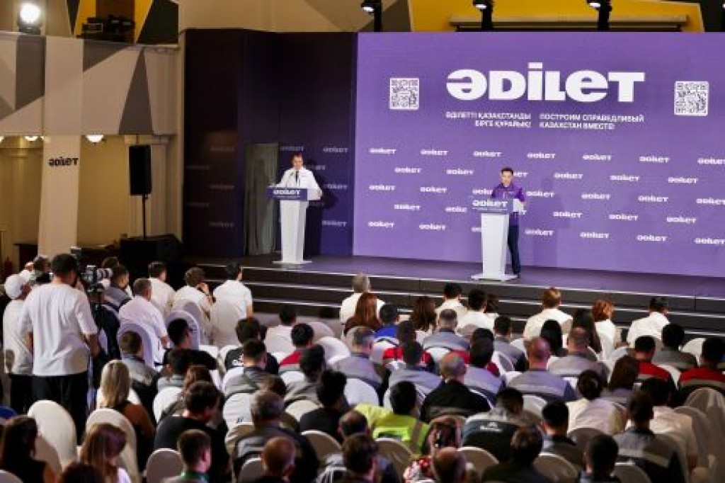 Политологи положительно высказались о предложениях партии «Әділет» по развитию промышленности