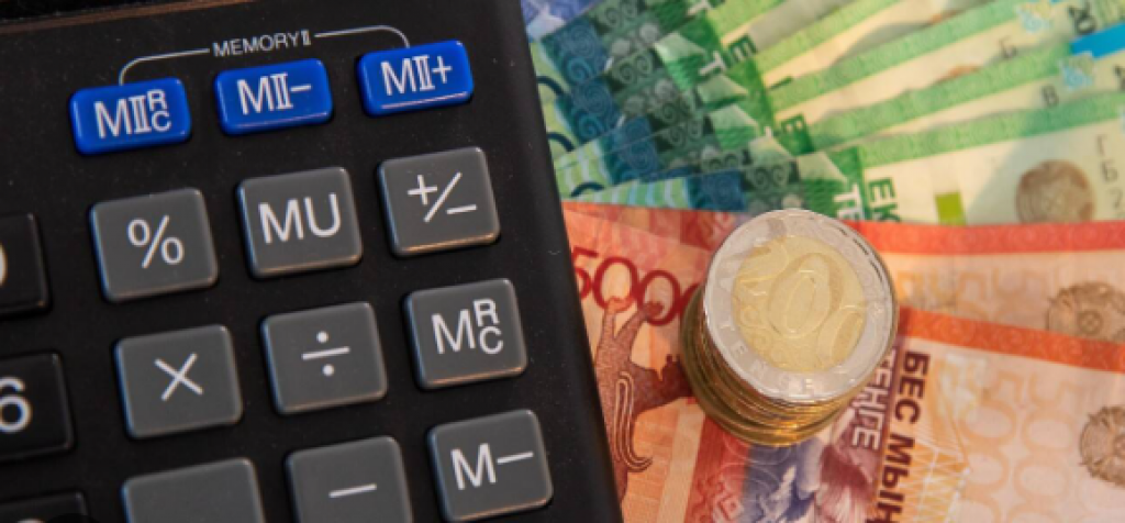 Сколько зарабатывают работники сферы образования в Казахстане