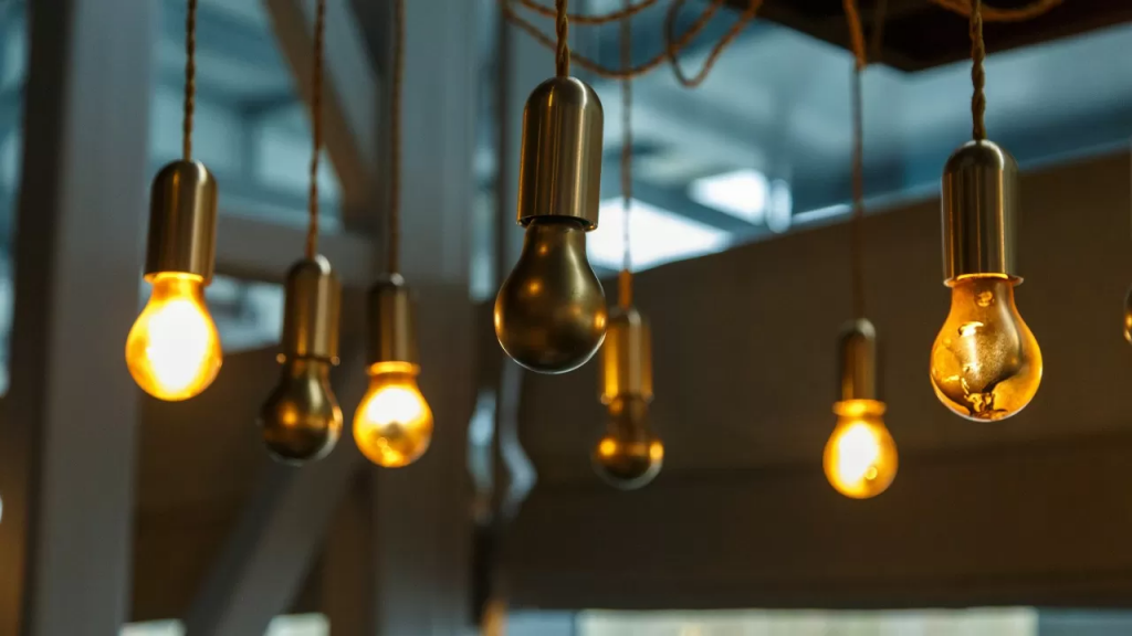 В тарифах на свет в Казахстане нашли гигантскую «черную дыру»