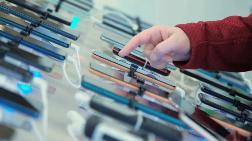 Блокировка смартфонов в Казахстане: появились новые подробности