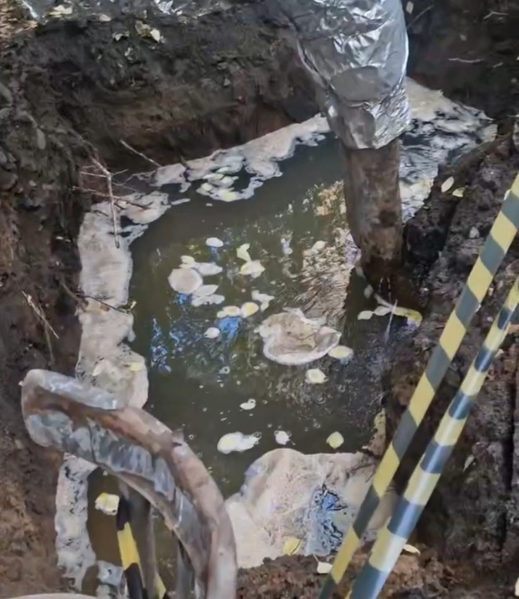 Жители Караганды жалуются на старые тепловые сети, из-за которых они не могут получить отопление