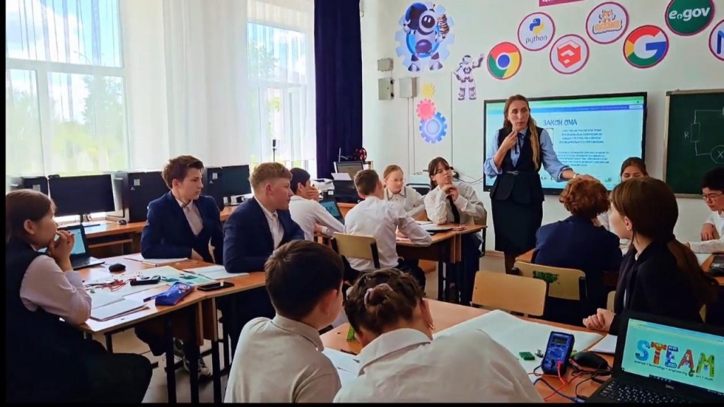 Как педагог из Карагандинской области меняет представление о сельской школе